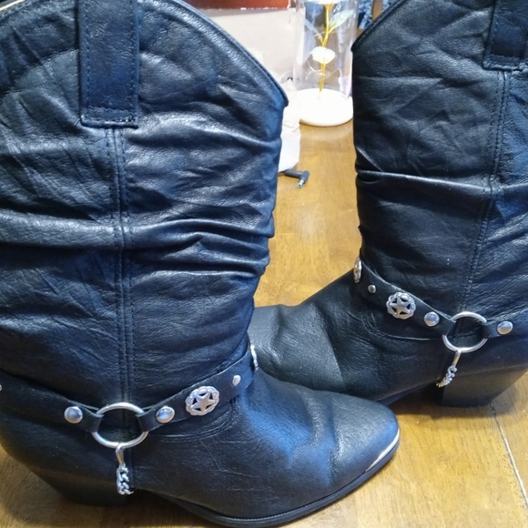 Women's Black Heeled Boots - Picture 3 of 7